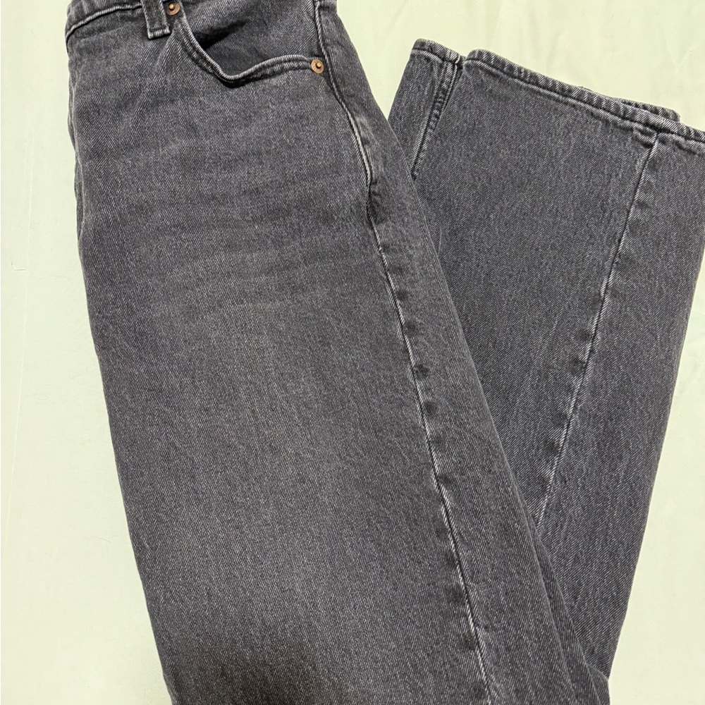 Abercrombie & Fitch
The 90s Relaxed Jean
High Rise